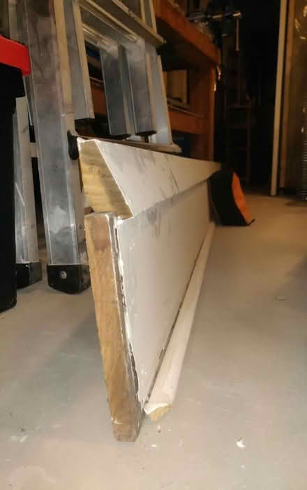 Photo of free Baseboard trim - painted - 12' (Old Ottawa south) #4