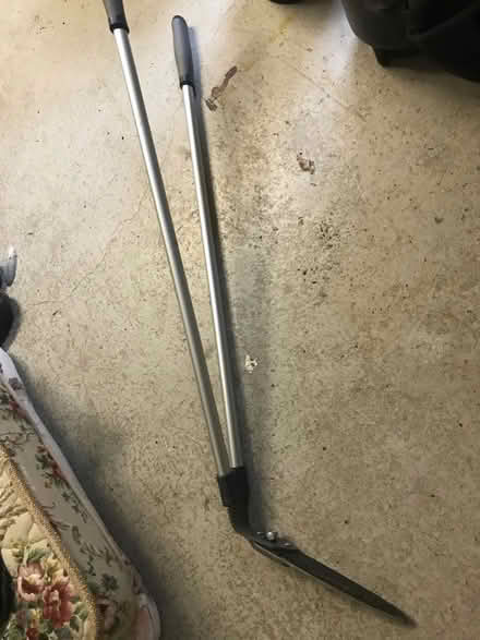 Photo of free long handled edging shears (Sockbridge CA10) #1