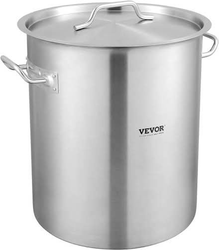 Photo of Large stock pot with lid (KT1 Fairfield Park) #1