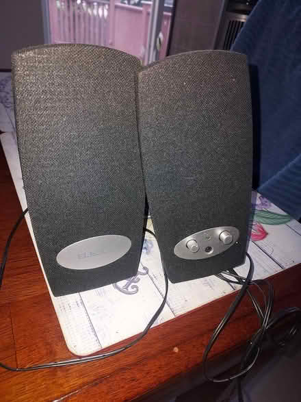 Photo of free computer speakers and magnets (palisades Park) #2