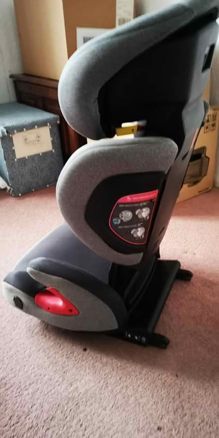 Photo of free childs car seat iso fitting (WS9) #1