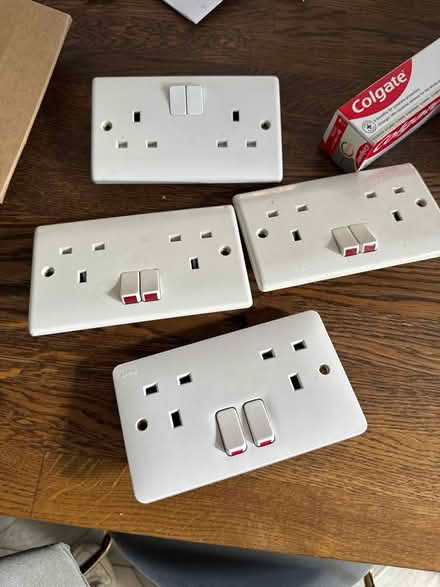 Photo of free 4 double sockets (Headington OX3) #1