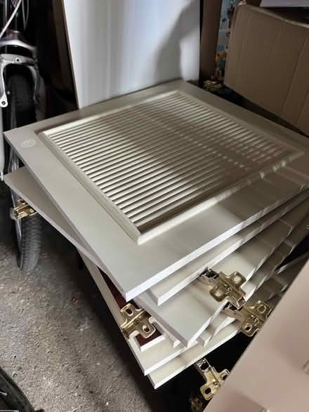 Photo of free Schrieber fitted wardrobe doors (Molesey KT8) #4