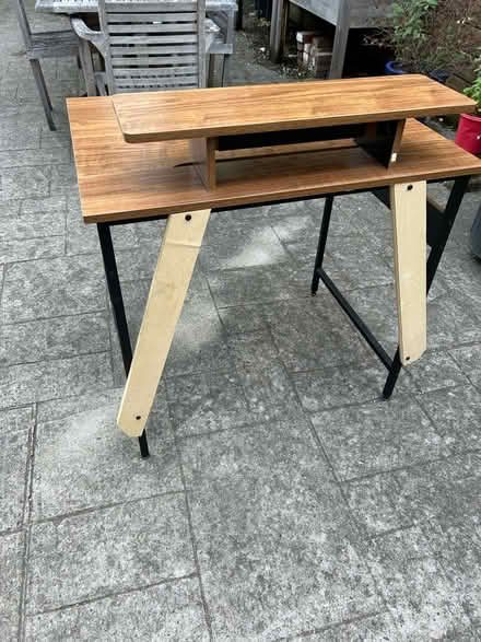 Photo of free Small desk (near Lincoln park) #3