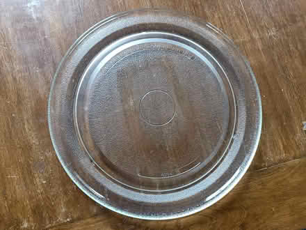 Photo of free Microwave plate 2 (EH3 Canonmills) #1