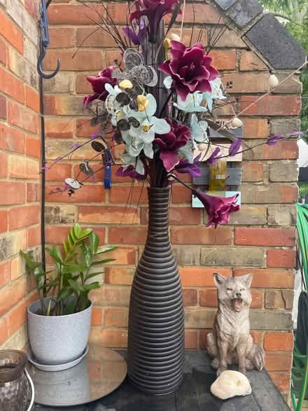 Photo of free Large vase & artificial flowers (Laindon SS15) #1