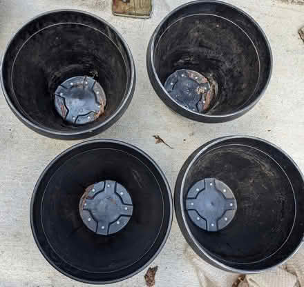 Photo of free Plastic plant pots (Near College Park Metro) #3