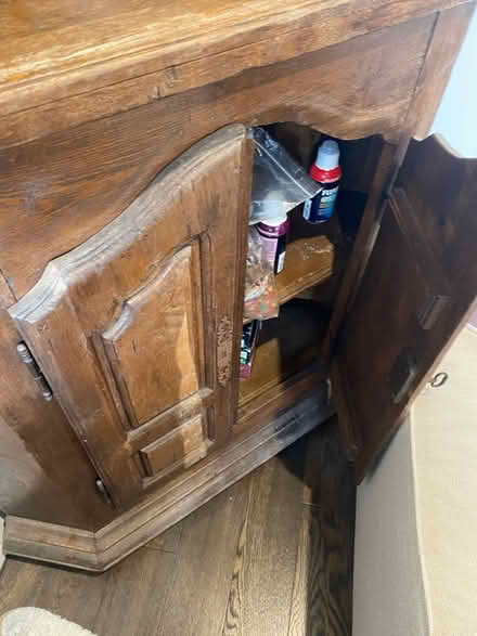 Photo of free Solid Oak Antique Corner Unit (HP5 Chesham) #3