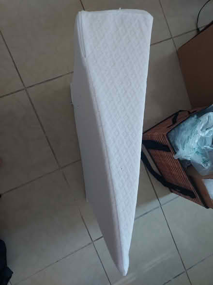 Photo of free thin, very soft, wedge pillow (palisades Park) #1