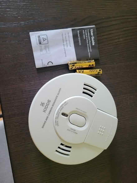 Photo of free Smoke and CO2 detector (Kennington SE11) #1