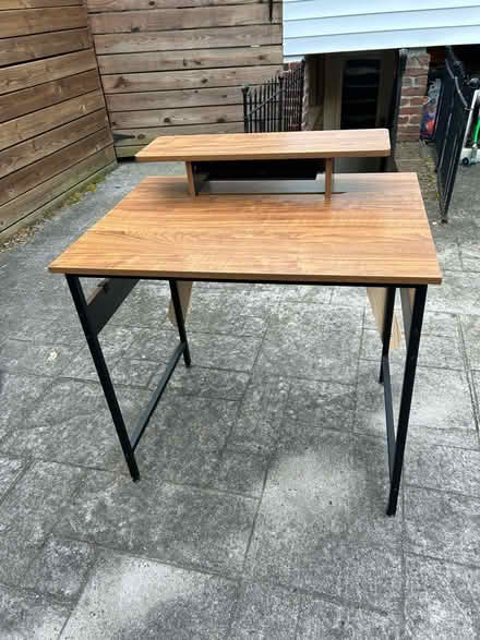 Photo of free Small desk (near Lincoln park) #1