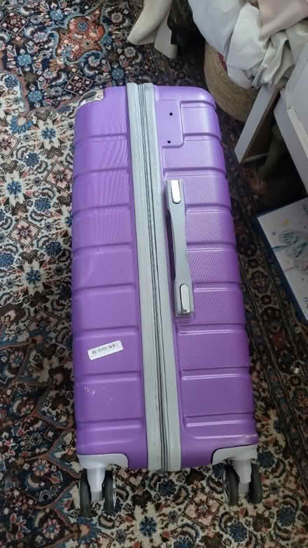 Photo of free Suitcase (one wheel is damaged) (New Cross SE14) #2