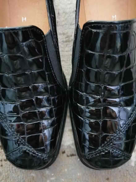 Photo of free Womens slip on shoes (Haresfinch) #3