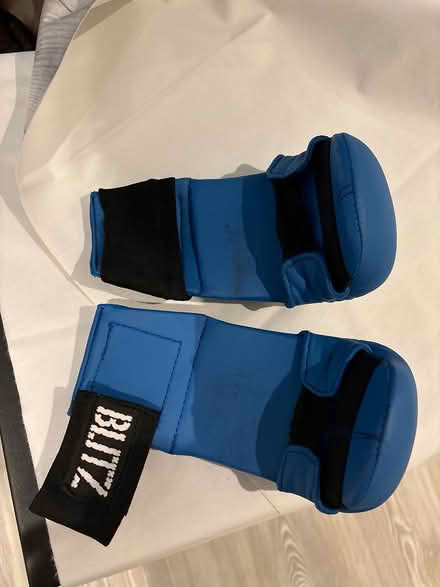 Photo of free Blitz mitts without thumb (Hounslow Central) #2