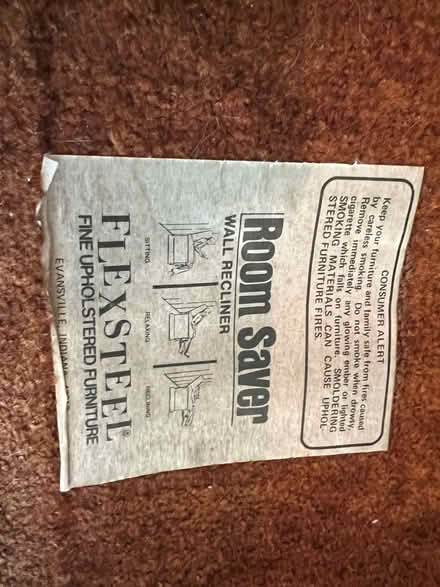 Photo of free flex steel recliner (Meridian) #4