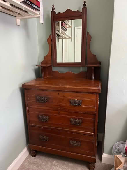 Photo of free Chest of drawers with mirror (Heanor road Ilkeston DE7 8) #1