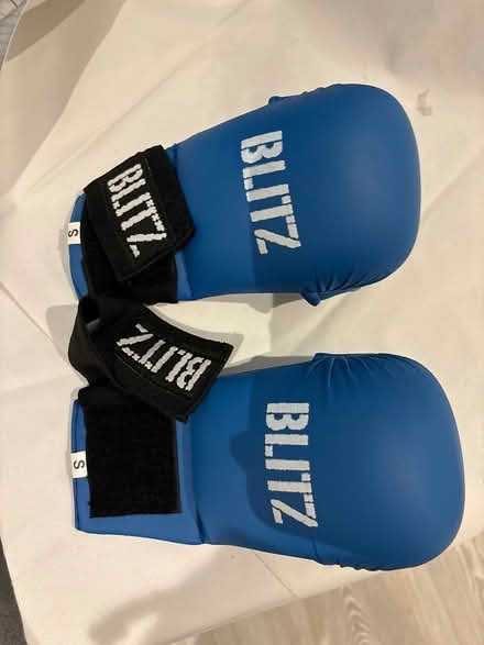 Photo of free Blitz mitts without thumb (Hounslow Central) #1