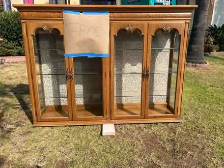 Photo of free Curb Alert: china cabinet and hutch (Wilshire and La Cienega) #2