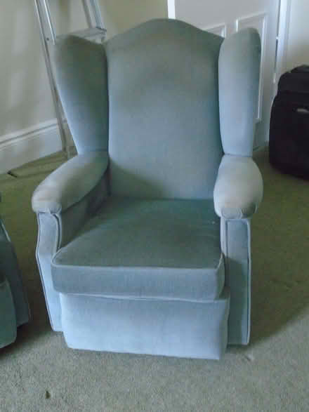 Photo of free Three-piece "cottage" suite (Broomhill S10) #2