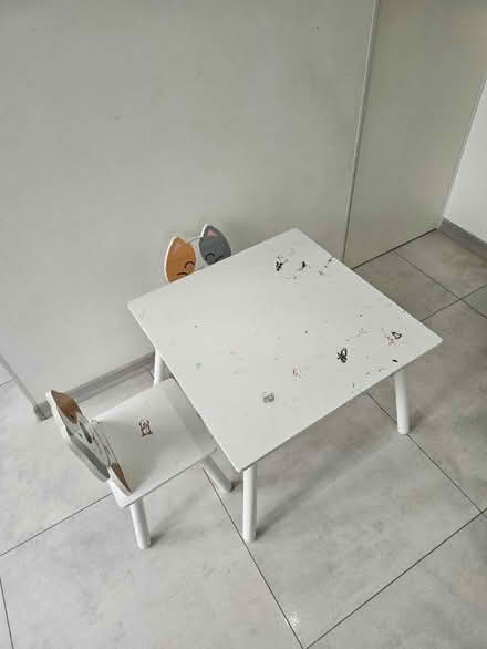 Photo of free Kid Table and Chairss (SG2) #1