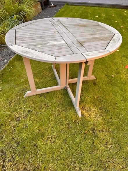 Photo of free Round outdoor table (Highams Park) #1