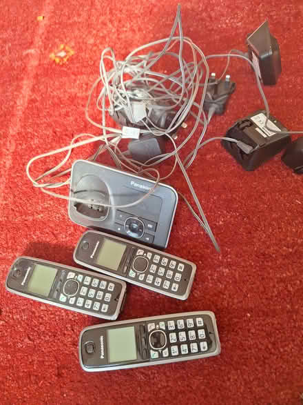 Photo of free Phone cordless digital handsets (Westcliff-on-Sea SS0)