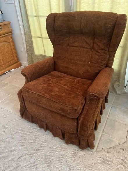 Photo of free flex steel recliner (Meridian) #1
