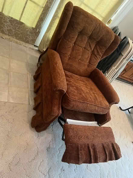 Photo of free flex steel recliner (Meridian) #2