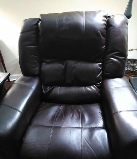 Photo of free Recliner (Oakridge Condos in Decatur) #1