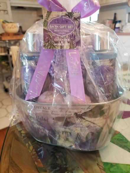 Photo of free Bath gift set (Clearwater, Keene and Druid Rd) #1