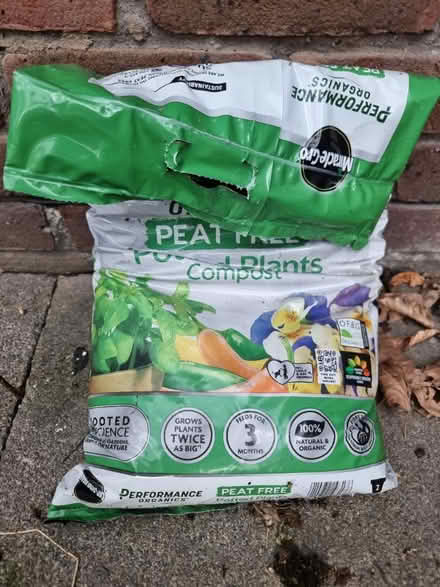 Photo of free BIG bags of soil and small compost (SE1) #1