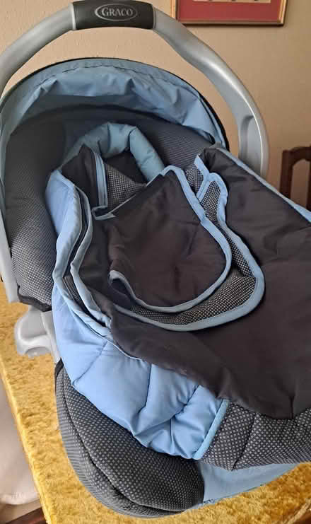 Photo of free Graco Baby Car Seat System (CT9) #2