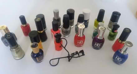 Photo of free Nail Vanishes and New eyelash curlers (Dunfermline KY11) #1