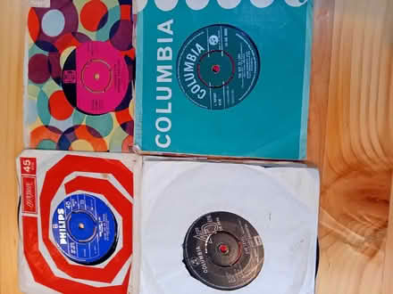 Photo of free 45RPM vynal records. (Clifton CA10) #1