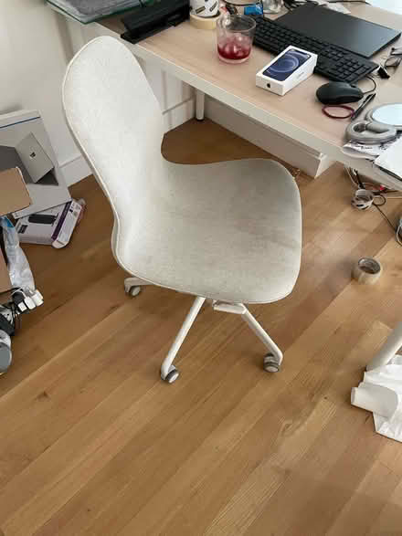 Photo of free Desk and desk chair (Upper east side) #2