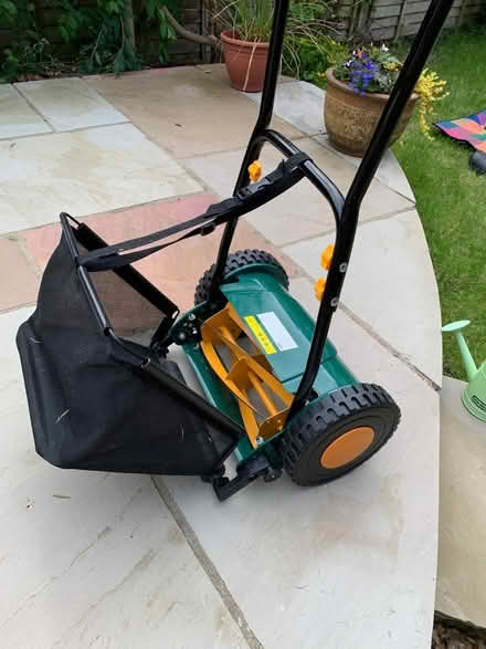 Photo of free Manual lawn mower (Mount Florida G44) #2