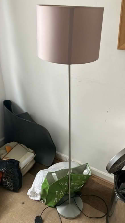 Photo of free Light stand (SW20) #1