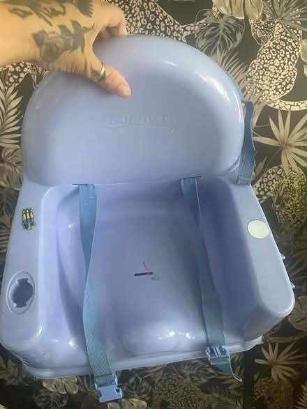 Photo of free Baby chair (LE2) #1