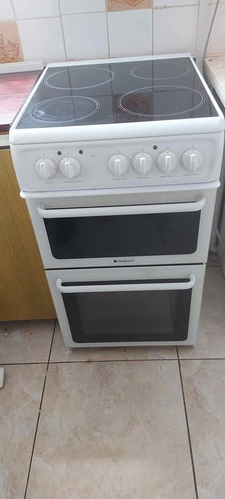Photo of free Hotpoint Oven/Cooker (Ellesmere Port CH65) #1