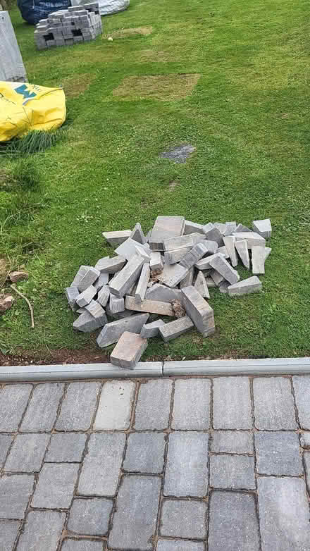 Photo of free Block paving off cuts (Pant SY10) #2