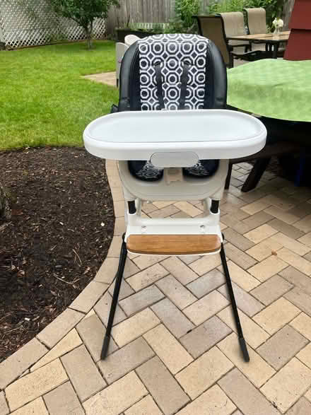 Photo of free high chair (south evanston) #1