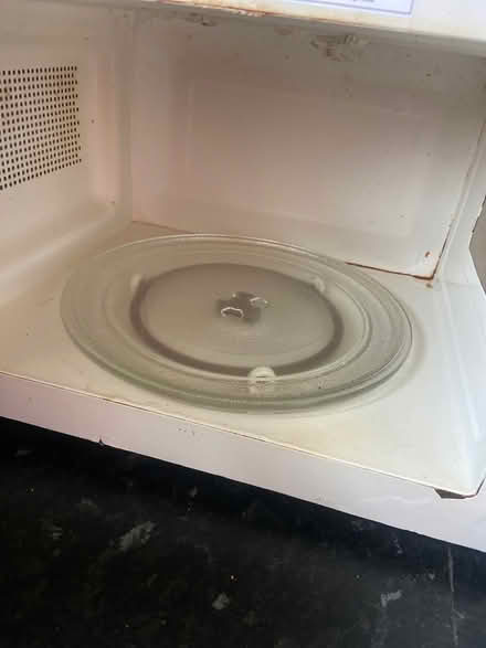 Photo of free Microwave (Bn148de) #2