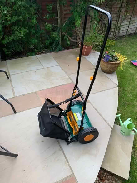 Photo of free Manual lawn mower (Mount Florida G44) #1