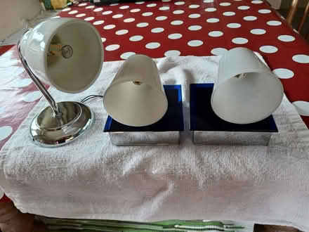 Photo of free 3 wall lights, 2 a pair and one other. (Tillington GU28) #2