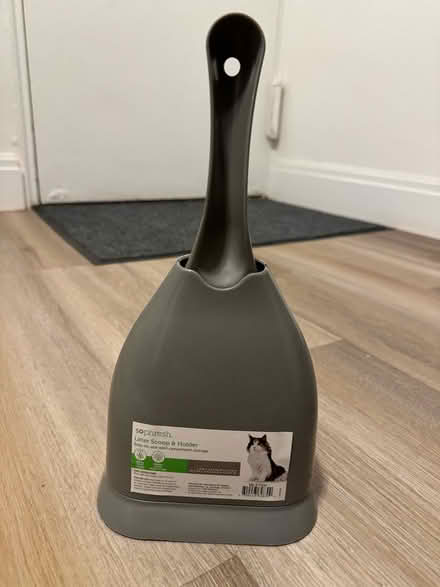 Photo of free cat litter scoop and holder (Rego Park) #1