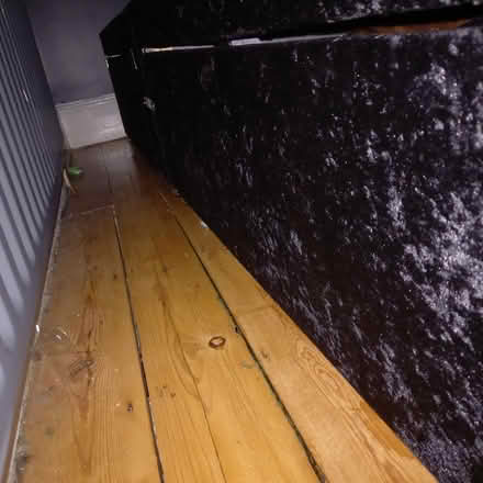 Photo of free Divan base, small double (Streatham SW16) #3