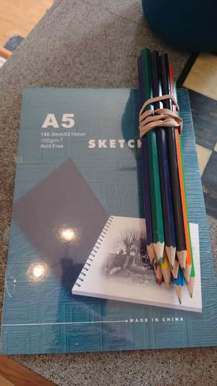 Photo of free A5 sketch pad with pencils (HP19, Watermead, Aylesbury) #1