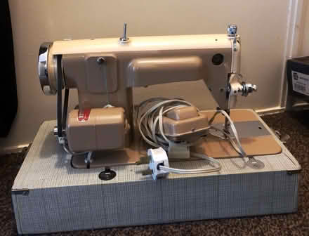 Photo of free Vintage Brother Sewing Machine (YO24 Dringhouses) #2