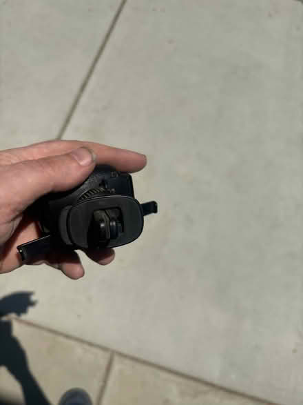 Photo of free IOttie car vent phone holder (95112) #2