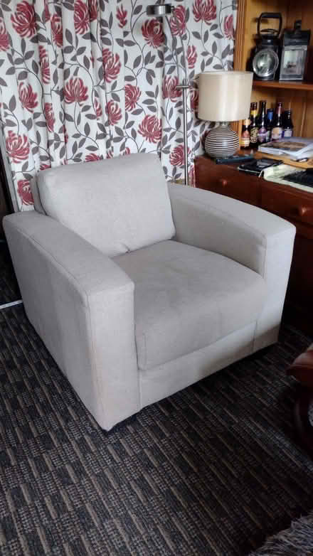 Photo of free Light beige comfy chair (Oswestry SY11) #1